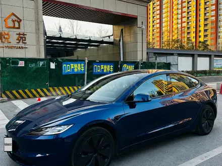 Tesla Model 3 2024 года за 17 400 000 тг. в Алматы – фото 5