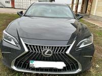 Lexus ES 250 2022 года за 21 000 000 тг. в Алматы