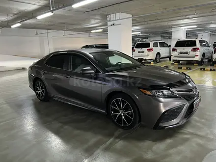 Toyota Camry 2020 года за 11 700 000 тг. в Астана – фото 4