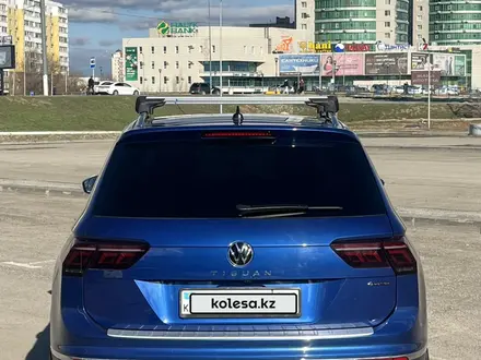 Volkswagen Tiguan 2021 года за 16 500 000 тг. в Атырау – фото 3