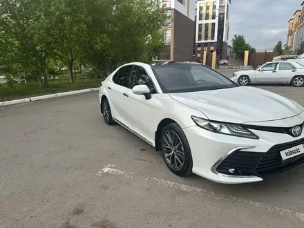 Toyota Camry 2023 года за 13 999 999 тг. в Караганда – фото 3