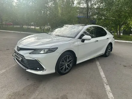 Toyota Camry 2023 года за 13 999 999 тг. в Караганда – фото 2