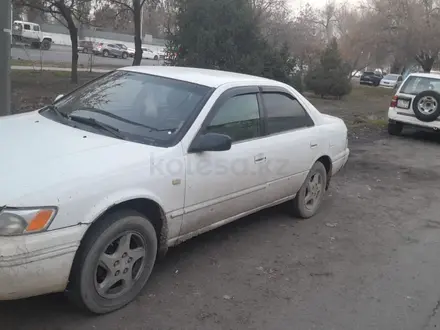 Toyota Camry 1998 года за 2 600 000 тг. в Алматы – фото 3