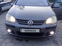 Volkswagen Golf 2006 годаүшін4 100 000 тг. в Караганда