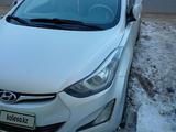 Hyundai Elantra 2015 годаfor6 500 000 тг. в Астана – фото 2