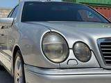 Mercedes-Benz E 280 1997 годаfor3 800 000 тг. в Шымкент – фото 3