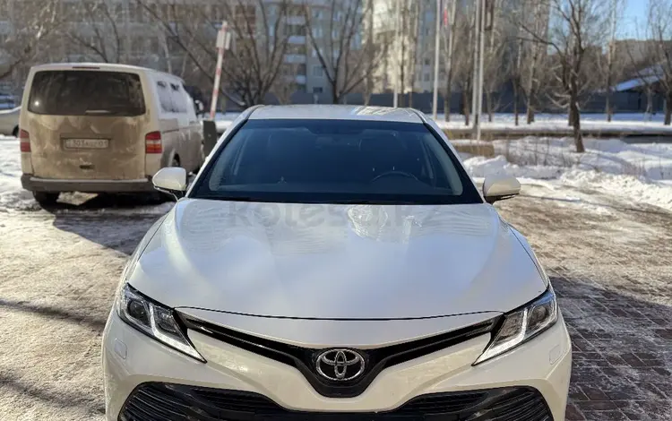 Toyota Camry 2019 года за 15 300 000 тг. в Астана