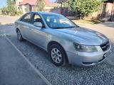 Hyundai Sonata 2006 года за 2 700 000 тг. в Шымкент – фото 2