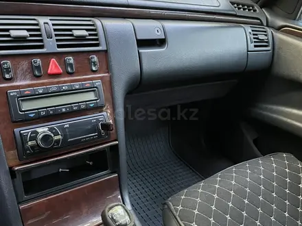 Mercedes-Benz E 230 1999 года за 3 300 000 тг. в Тараз – фото 3