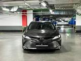 Toyota Camry 2020 года за 14 900 000 тг. в Астана – фото 3