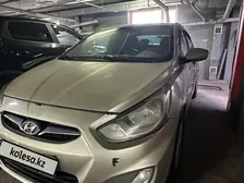 Hyundai Accent, 2011