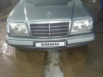 Mercedes-Benz E 220 1993 года за 2 400 000 тг. в Кызылорда – фото 2