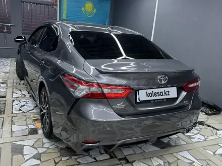 Toyota Camry 2019 года за 14 100 000 тг. в Шымкент