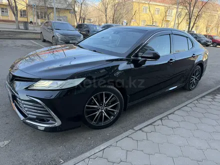Toyota Camry 2021 года за 16 000 000 тг. в Астана – фото 2