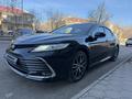 Toyota Camry 2021 года за 16 000 000 тг. в Астана
