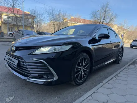 Toyota Camry 2021 года за 16 000 000 тг. в Астана