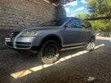 Volkswagen Touareg 2004 годаүшін2 800 000 тг. в Алматы – фото 4