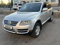 Volkswagen Touareg 2006 годаүшін5 500 000 тг. в Костанай