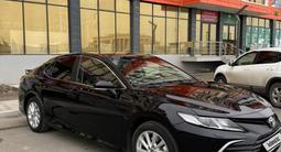 Toyota Camry 2023 года за 15 200 000 тг. в Атырау – фото 3