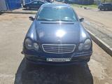 Mercedes-Benz C 200 2000 года за 1 800 000 тг. в Астана