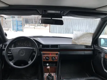 Mercedes-Benz E 200 1995 года за 1 550 000 тг. в Караганда – фото 12