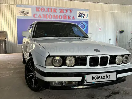 BMW 520 1993 года за 1 400 000 тг. в Каратау – фото 2