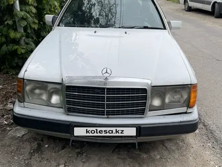 Mercedes-Benz E 230 1990 года за 900 000 тг. в Алматы – фото 6