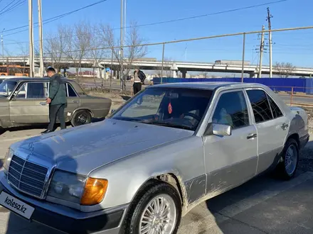 Mercedes-Benz E 230 1992 года за 1 080 000 тг. в Туркестан – фото 2