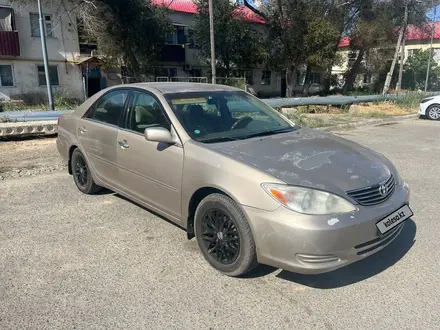 Toyota Camry 2003 года за 4 500 000 тг. в Атырау – фото 2