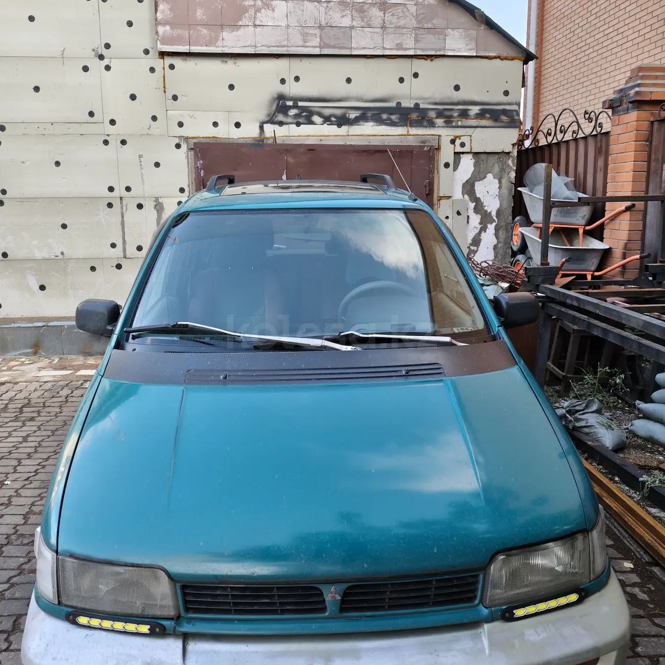 Mitsubishi Space Runner, 1993
