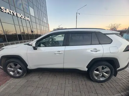 Toyota RAV4 2020 года за 16 000 000 тг. в Актау – фото 4