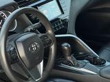 Toyota Camry 2018 года за 11 000 000 тг. в Актау – фото 4