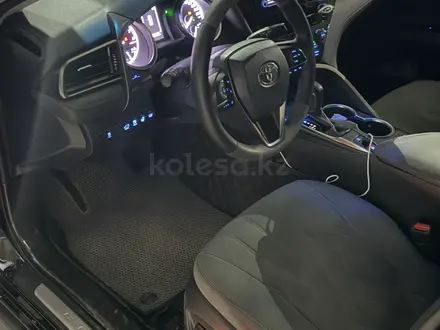 Toyota Camry 2022 года за 15 000 000 тг. в Караганда – фото 9