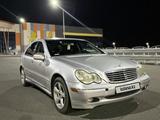 Mercedes-Benz C 240 2001 года за 2 700 000 тг. в Тараз – фото 2