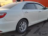 Toyota Camry 2016 годаfor12 000 000 тг. в Астана – фото 3