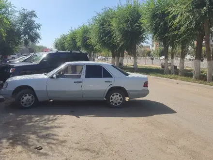 Mercedes-Benz E 200 1994 года за 1 800 000 тг. в Жезказган – фото 14