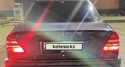 Mercedes-Benz C 200 1995 года за 1 400 000 тг. в Астана – фото 2