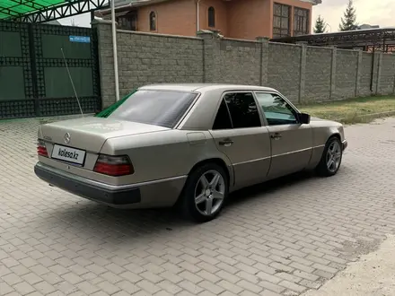 Mercedes-Benz E 230 1991 года за 2 100 000 тг. в Алматы – фото 8