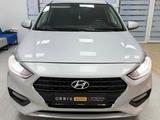 Hyundai Accent 2019 года за 5 990 000 тг. в Актобе – фото 2