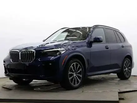 BMW X5 2022 года за 43 500 000 тг. в Алматы – фото 2