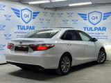 Toyota Camry 2015 года за 11 250 000 тг. в Шымкент – фото 3