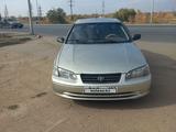 Toyota Camry 2000 года за 2 500 000 тг. в Уральск – фото 2