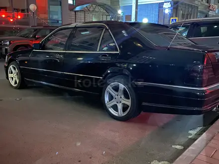 Mercedes-Benz S 320 1995 года за 4 200 000 тг. в Астана – фото 12
