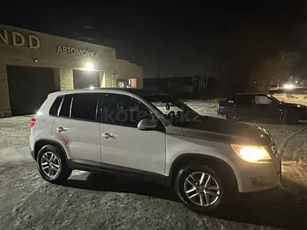 Volkswagen Tiguan 2010 года за 5 200 000 тг. в Семей – фото 4