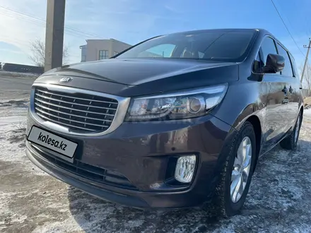 Kia Carnival 2017 года за 14 500 000 тг. в Уральск – фото 12