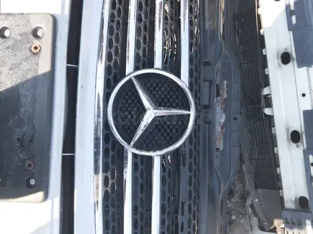 Решётка радиатора Mercedes Vito 639 за 45 000 тг. в Шымкент – фото 8