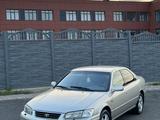 Toyota Camry 2000 года за 5 200 000 тг. в Шымкент – фото 3