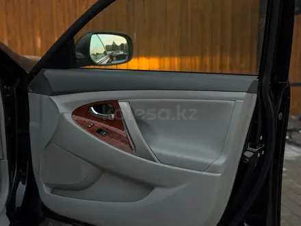 Toyota Camry 2011 года за 8 550 000 тг. в Алматы – фото 15