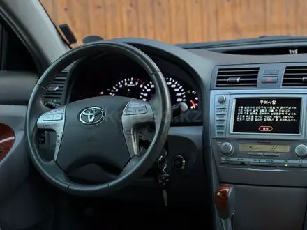 Toyota Camry 2011 года за 8 550 000 тг. в Алматы – фото 20