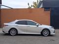Toyota Camry 2019 года за 13 500 000 тг. в Алматы – фото 35